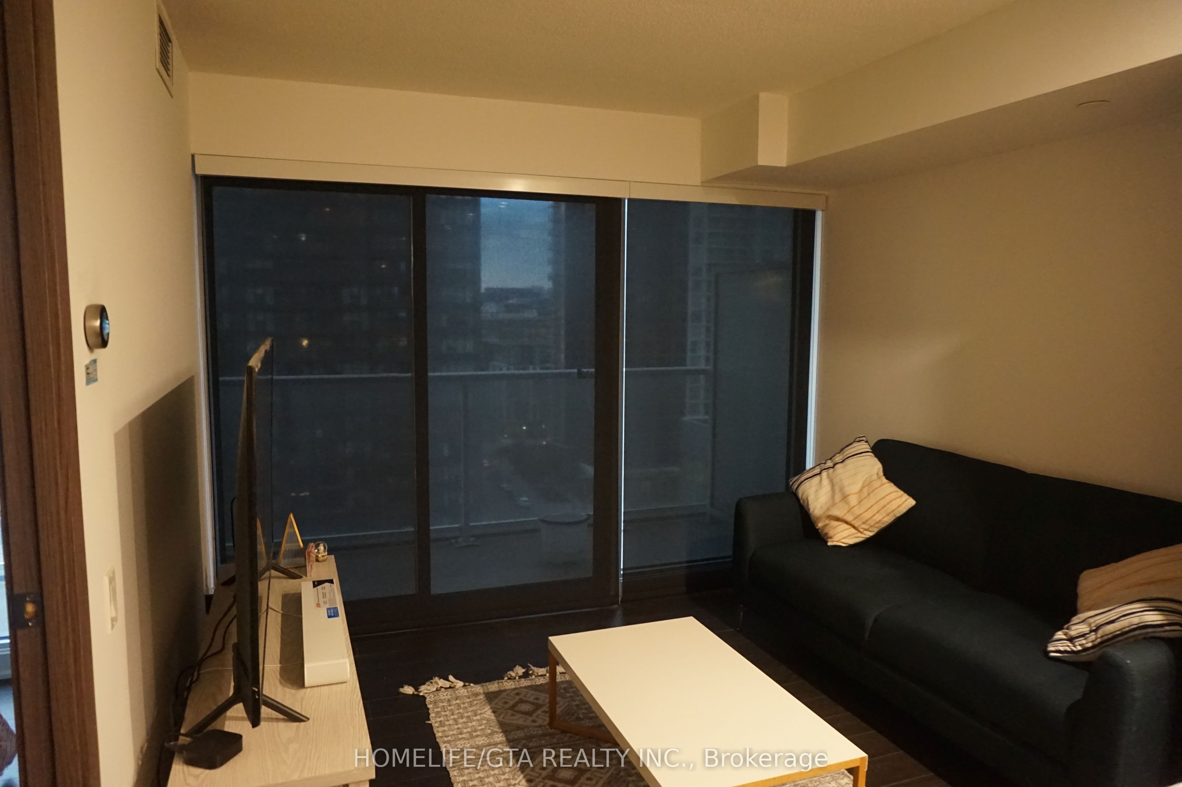 17 Bathurst Street 1507