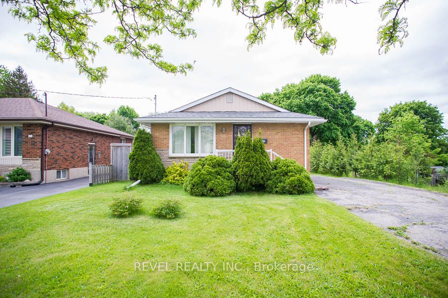 Photo 1 of 26 — 120 Henry Street, Brantford, ON N3S 5C7