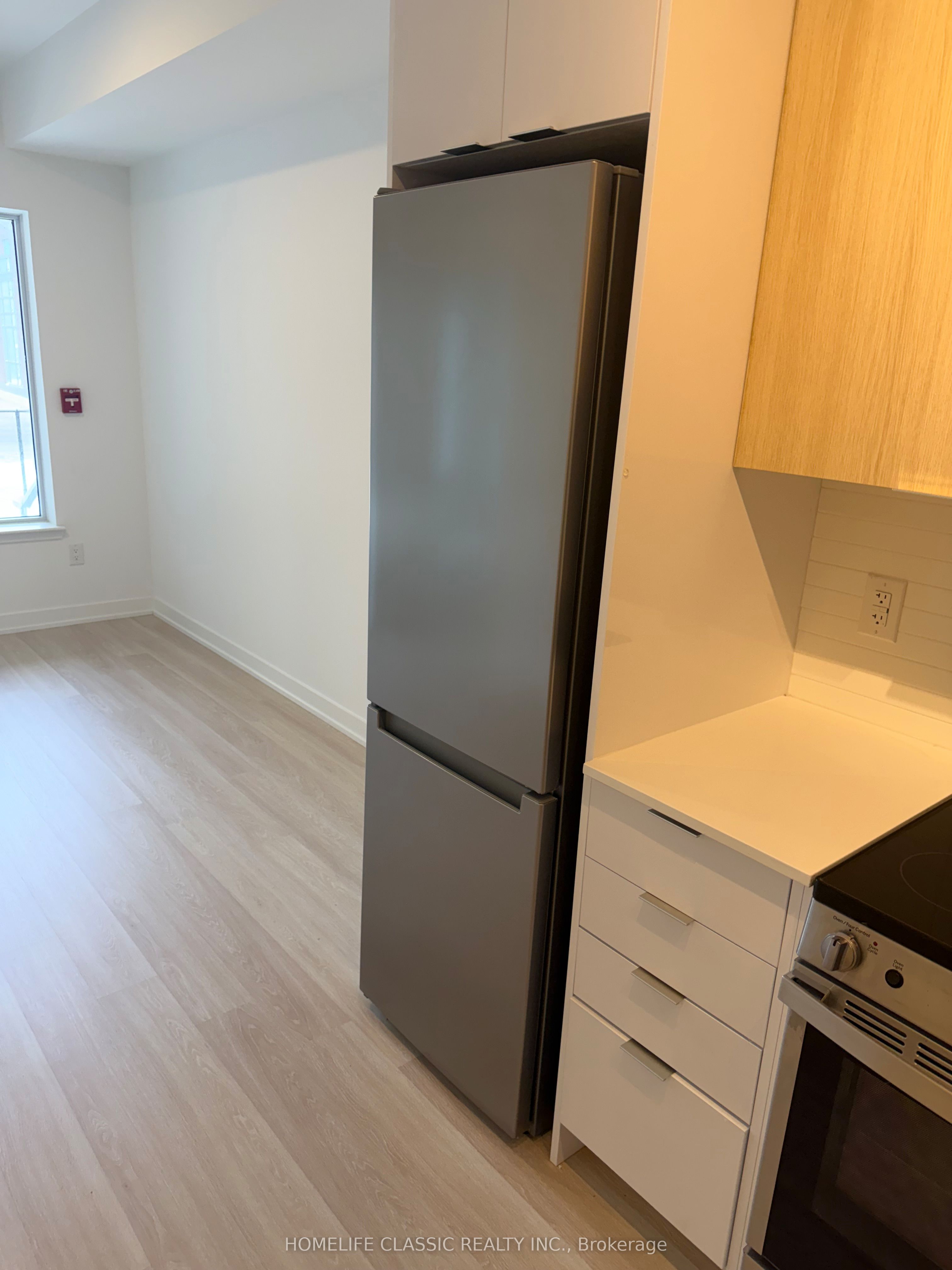 5105 Hurontario Street 106