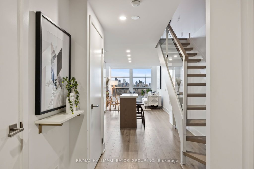 Photo of 111 St Clair Avenue W #919, Toronto, ON M4V 1N5 (MLS # C12918604)