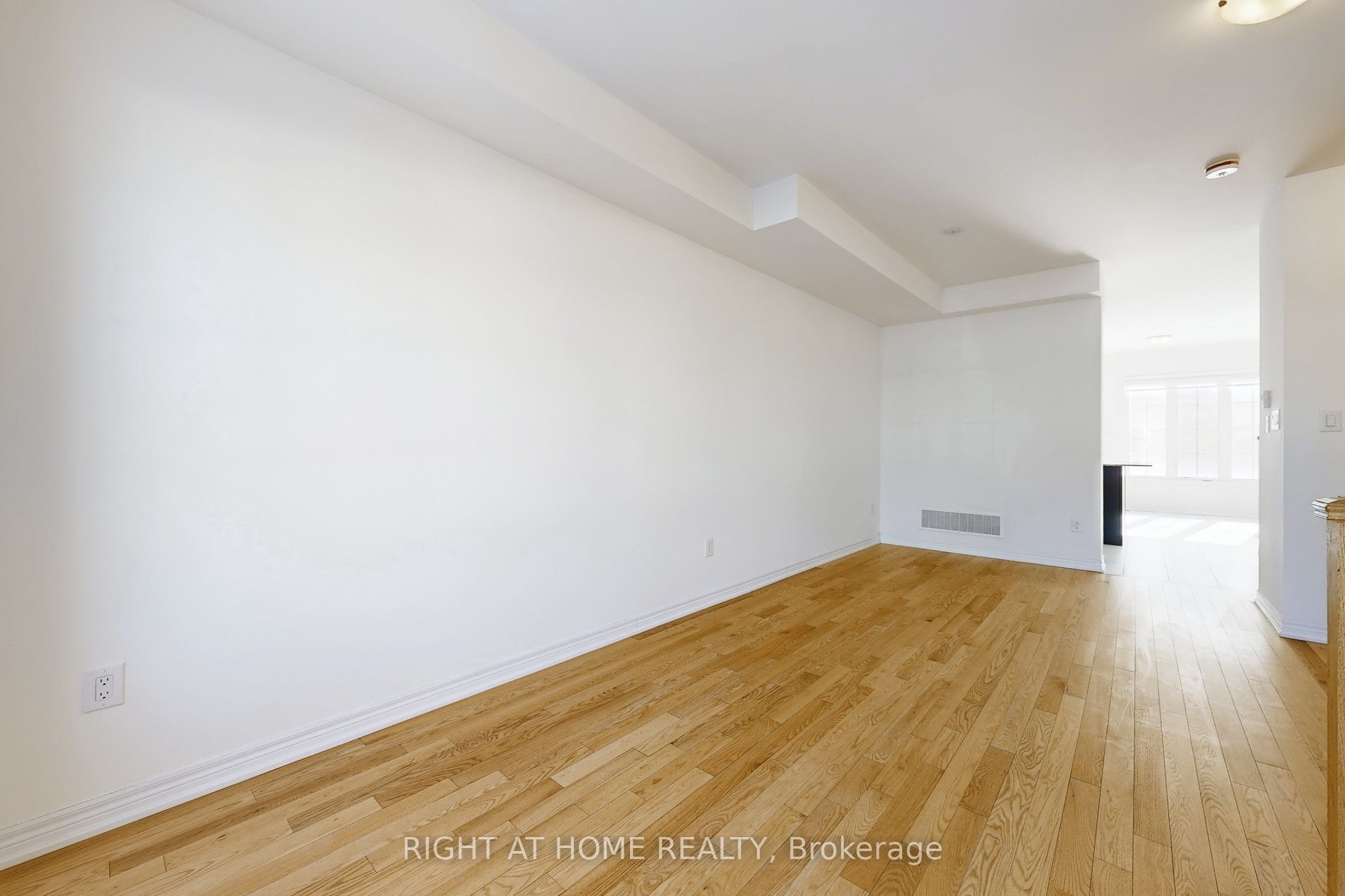 553 White's Hill Avenue