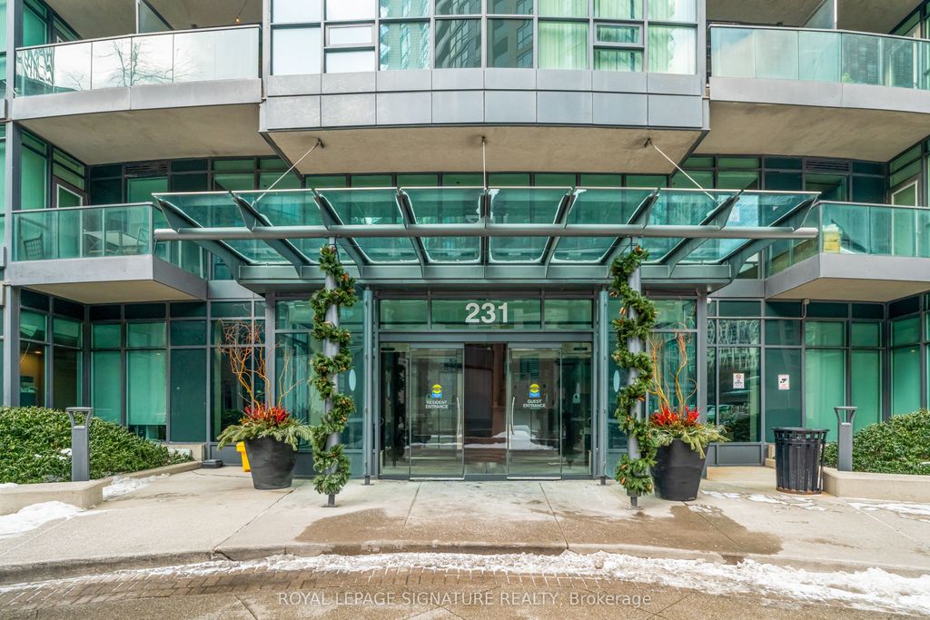 Photo of 231 Fort York Boulevard #304, Toronto, ON M5V 1B2 (MLS # C12719058)