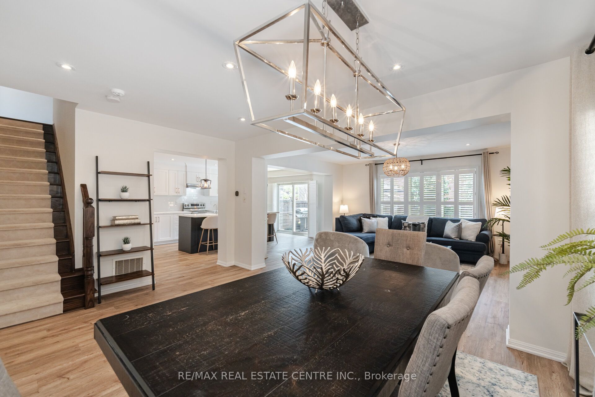 996 Savoline Boulevard
