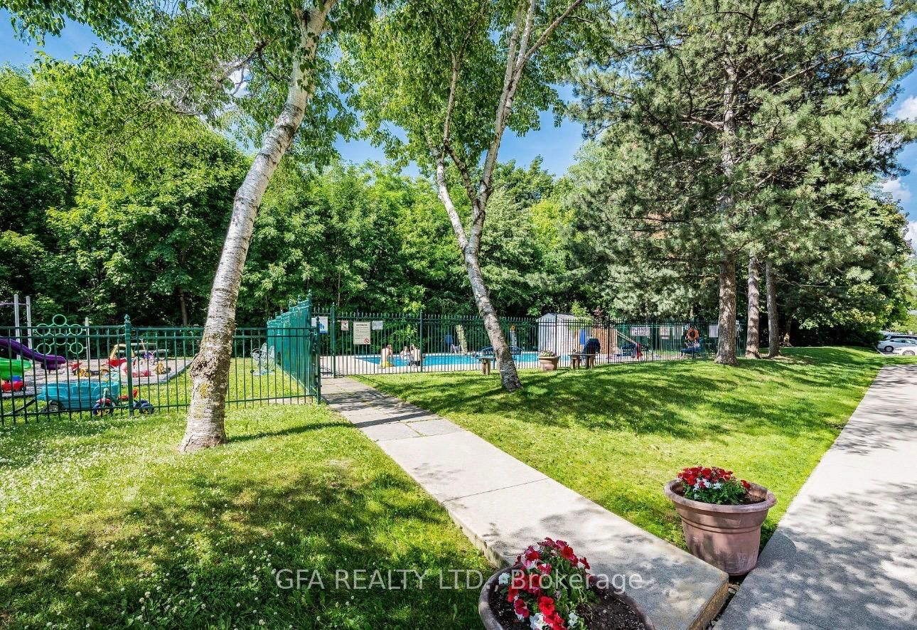 3145 Queen Frederica Drive 806