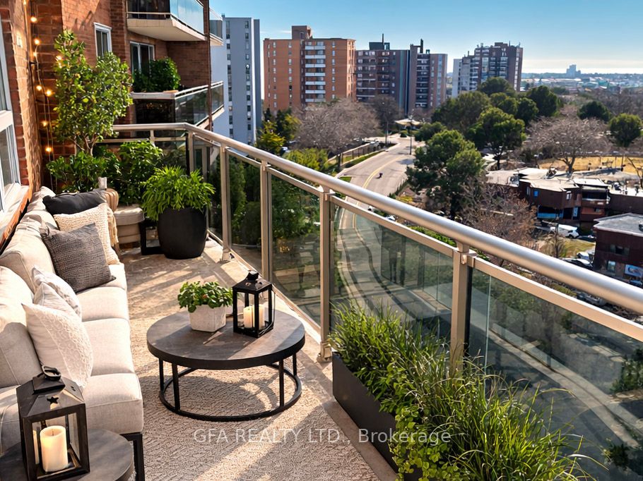 3145 Queen Frederica Drive 806