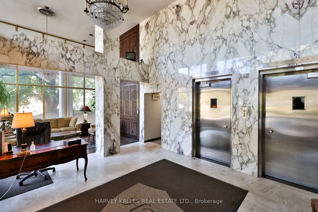 Photo of 2600 Bathurst Street #1001, Toronto, ON M6B 2Z4 (MLS # C13000052)