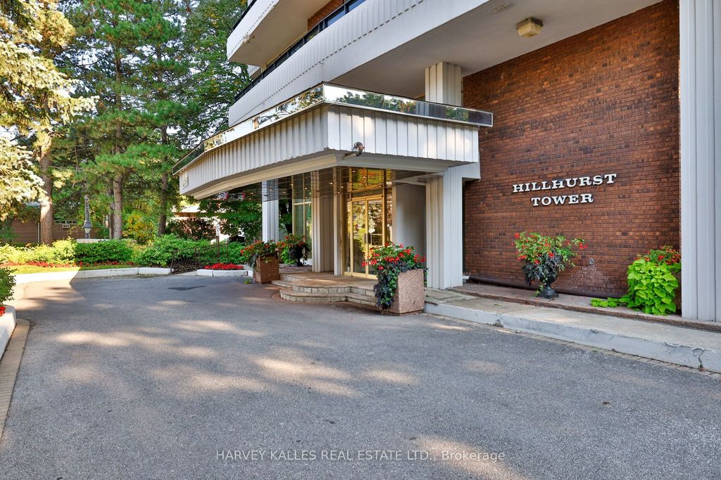 Photo of 2600 Bathurst Street #1001, Toronto, ON M6B 2Z4 (MLS # C13000052)