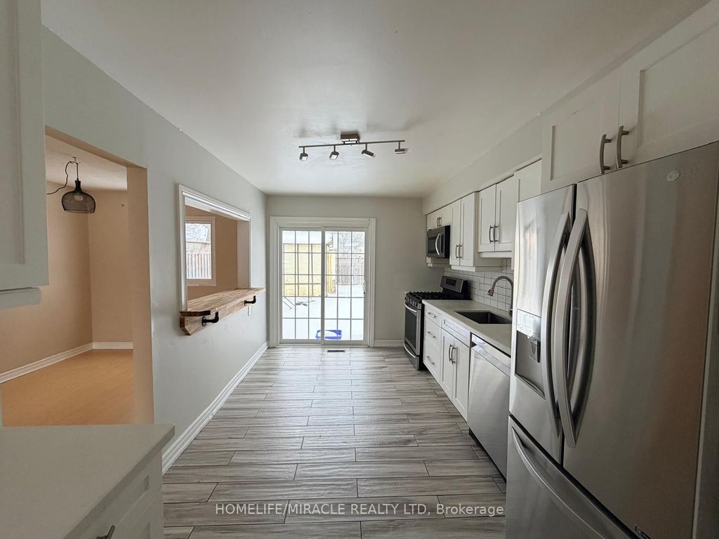 Photo of 1391 Fenelon Crescent, Oshawa, ON L1J 6G2 (MLS # E12721638)