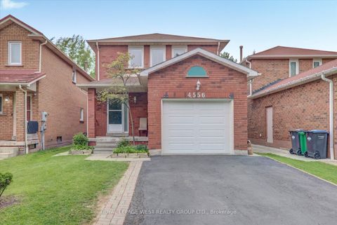 4556 Metcalfe Avenue Mississauga ON L5M 4L5