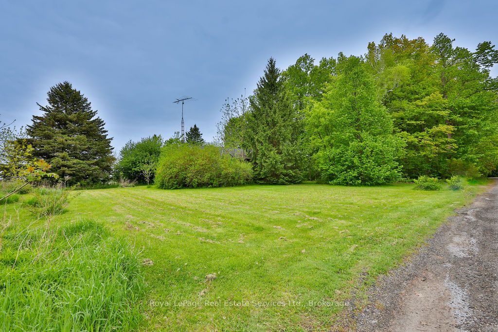 8220 10 Side Road