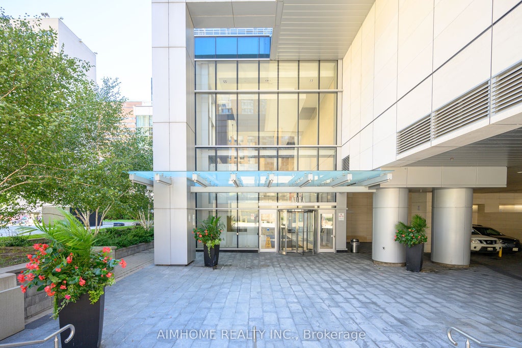 Photo of 386 Yonge Street #1405, Toronto, ON M5B 0A5 (MLS # C13834402)