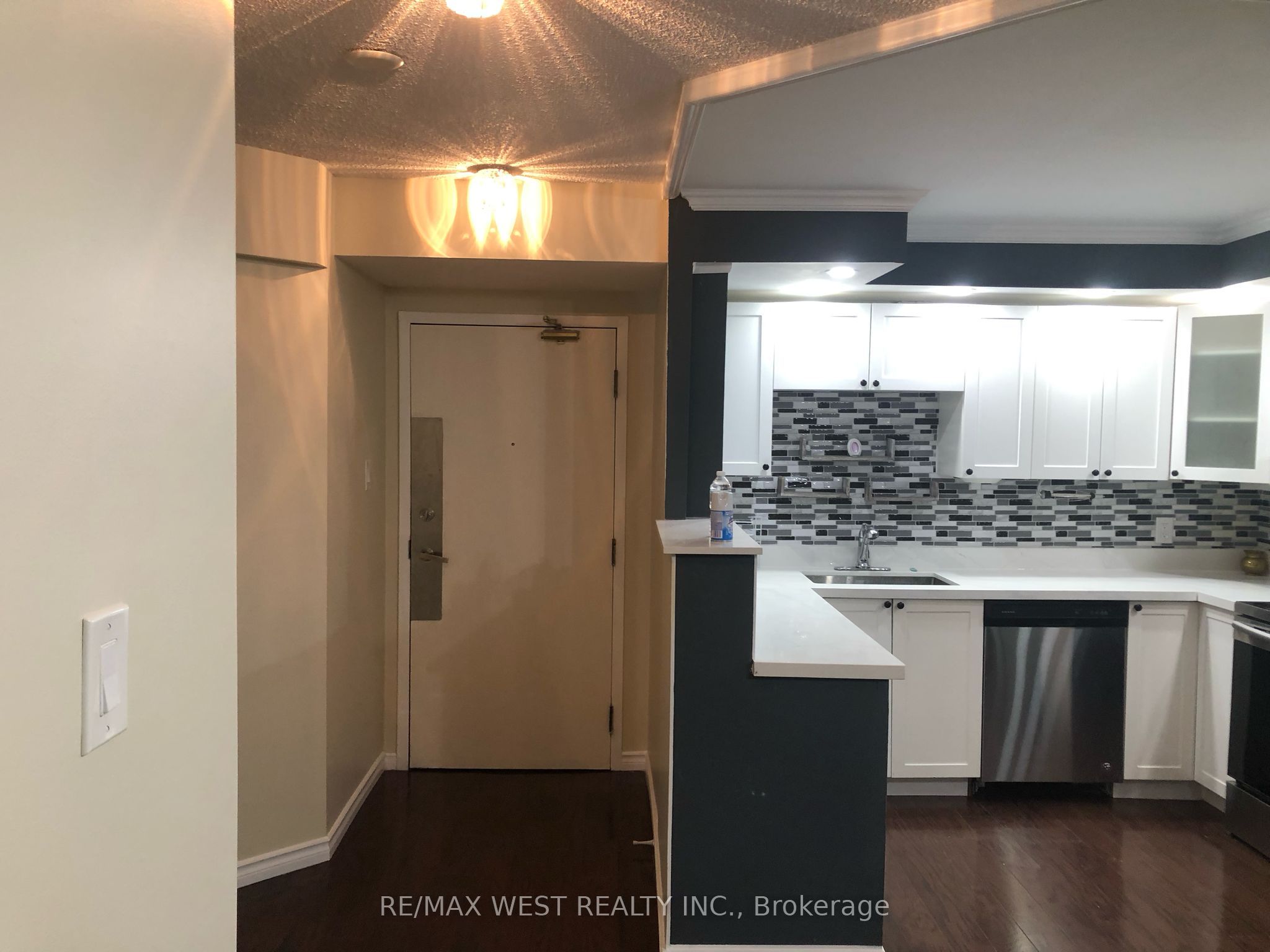 6 Humberline Drive 524