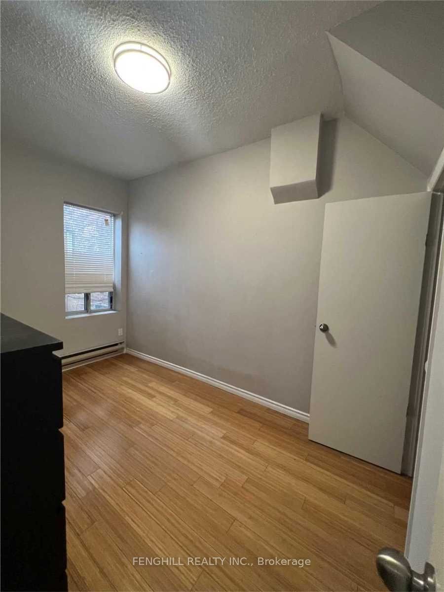 678 Bathurst Street 2