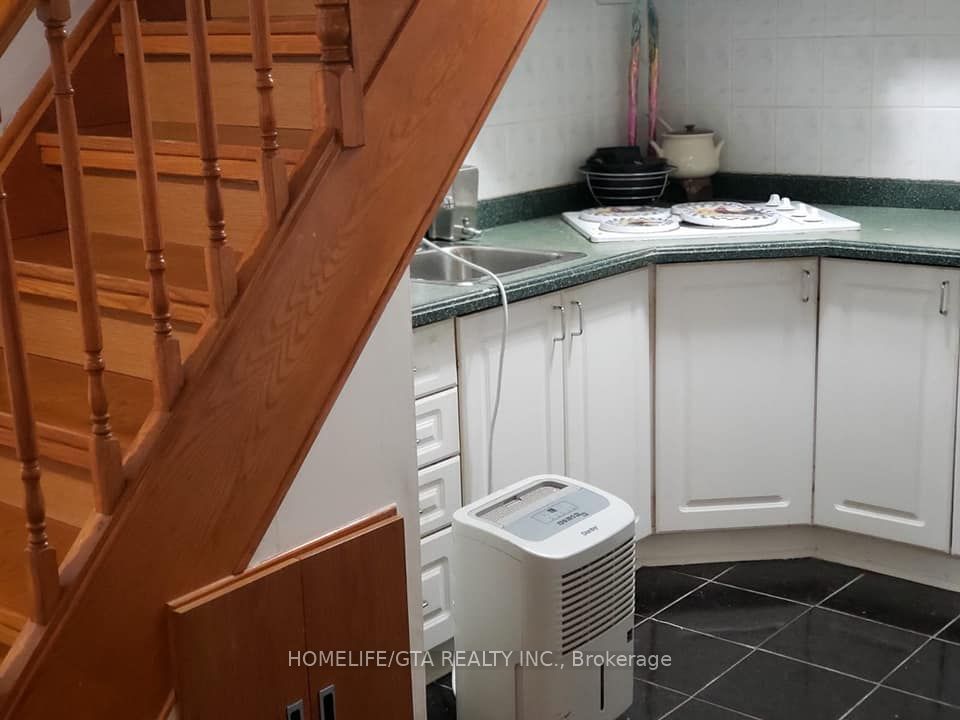 99 Galbraith Crescent Basement