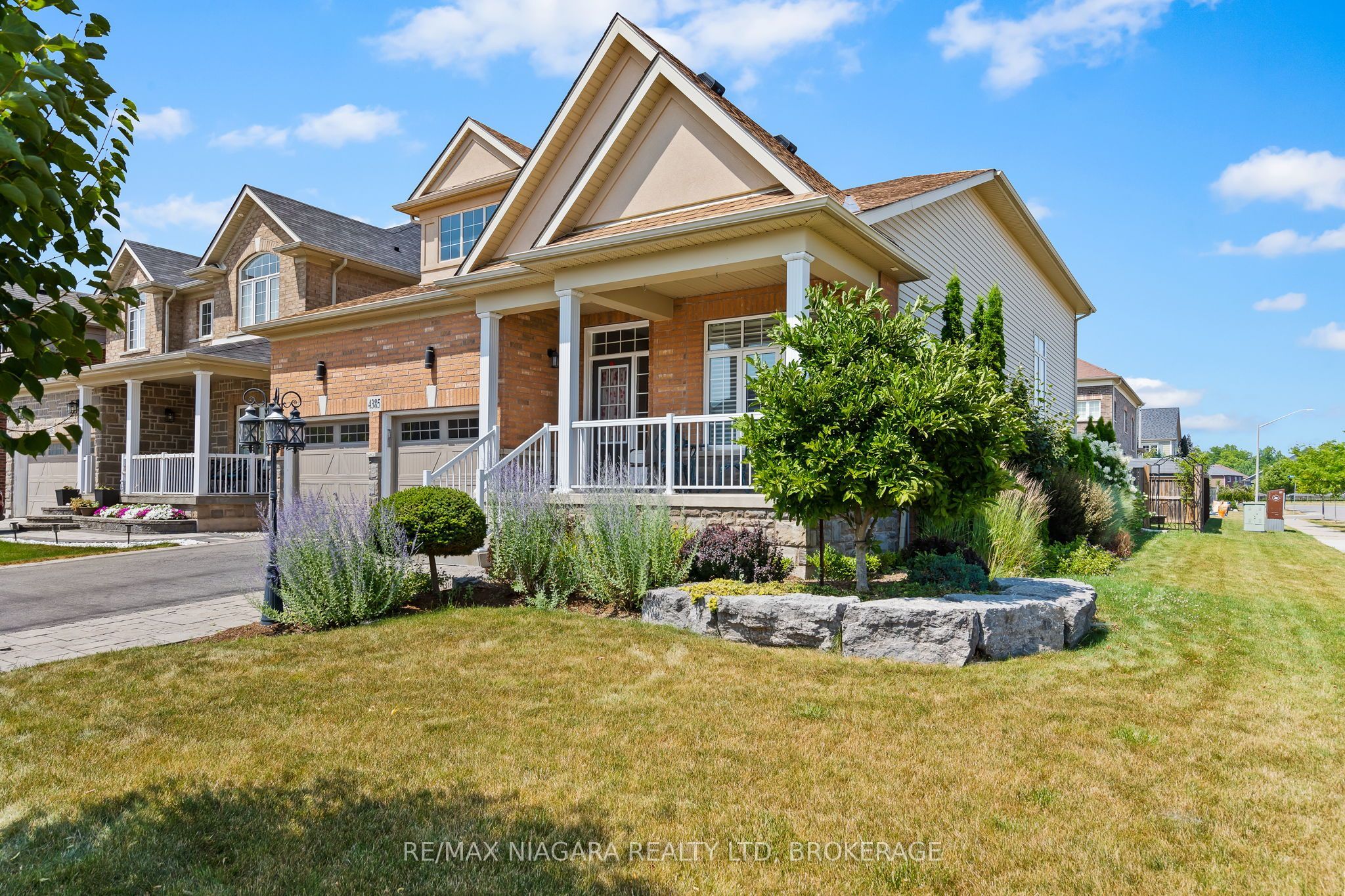 4385 Cinnamon Grove