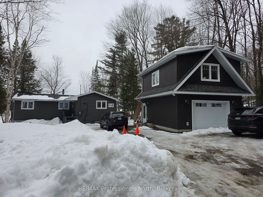 Photo of 185 Ena Drive, Huntsville, ON P1H 2J4 (MLS # X12931476)