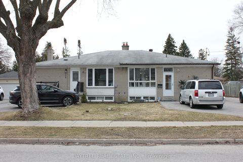 226 Beechy Drive Lower Richmond Hill ON L4C 2X7