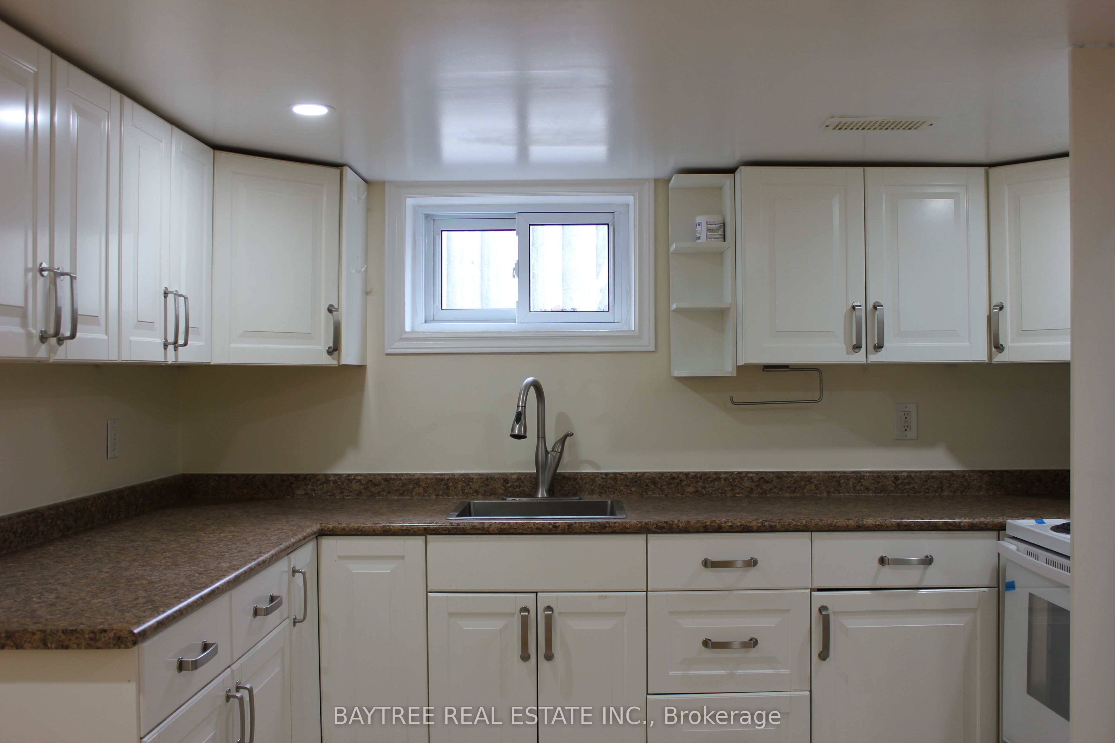 226 Beechy Drive Lower