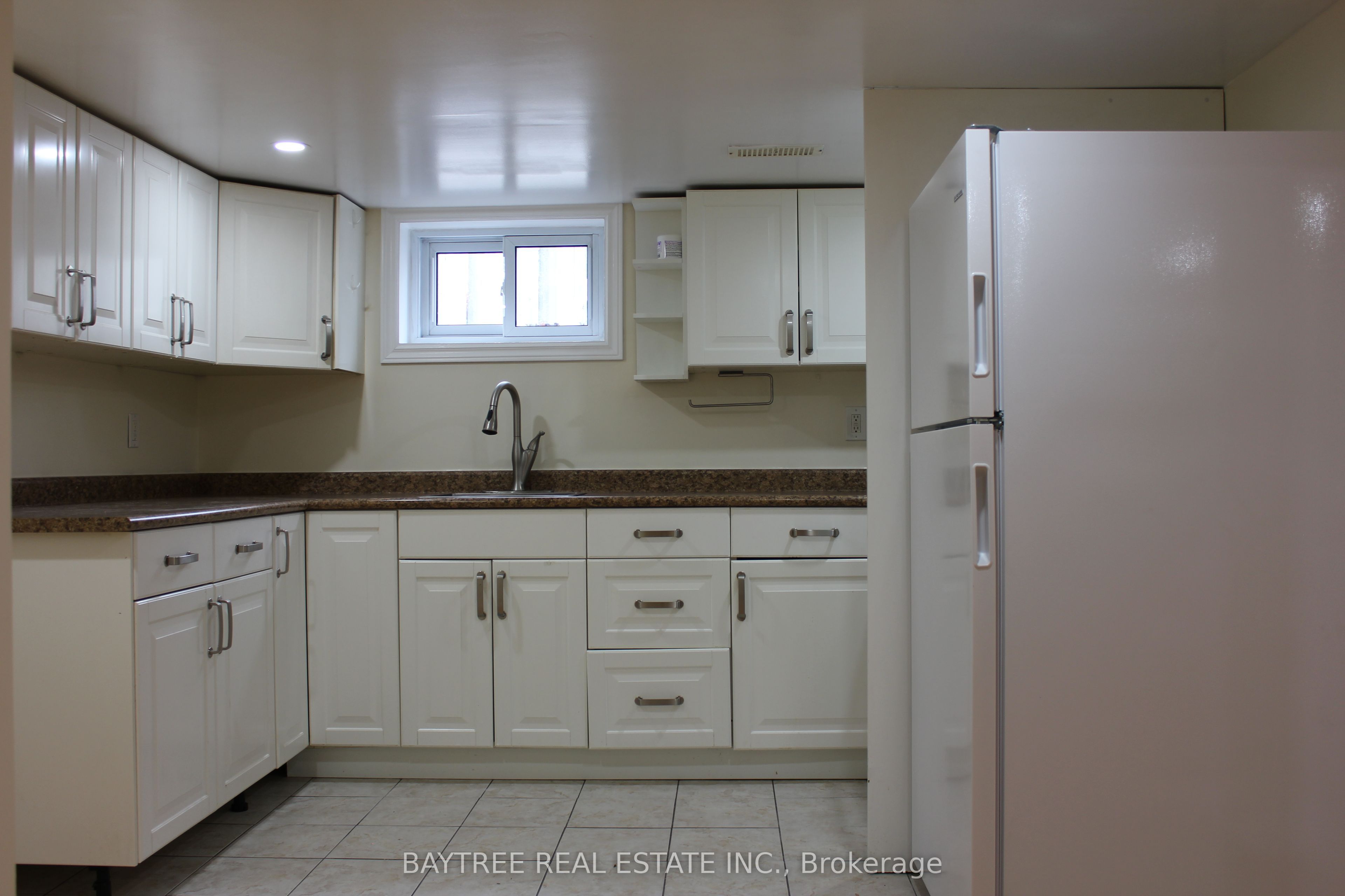 226 Beechy Drive Lower