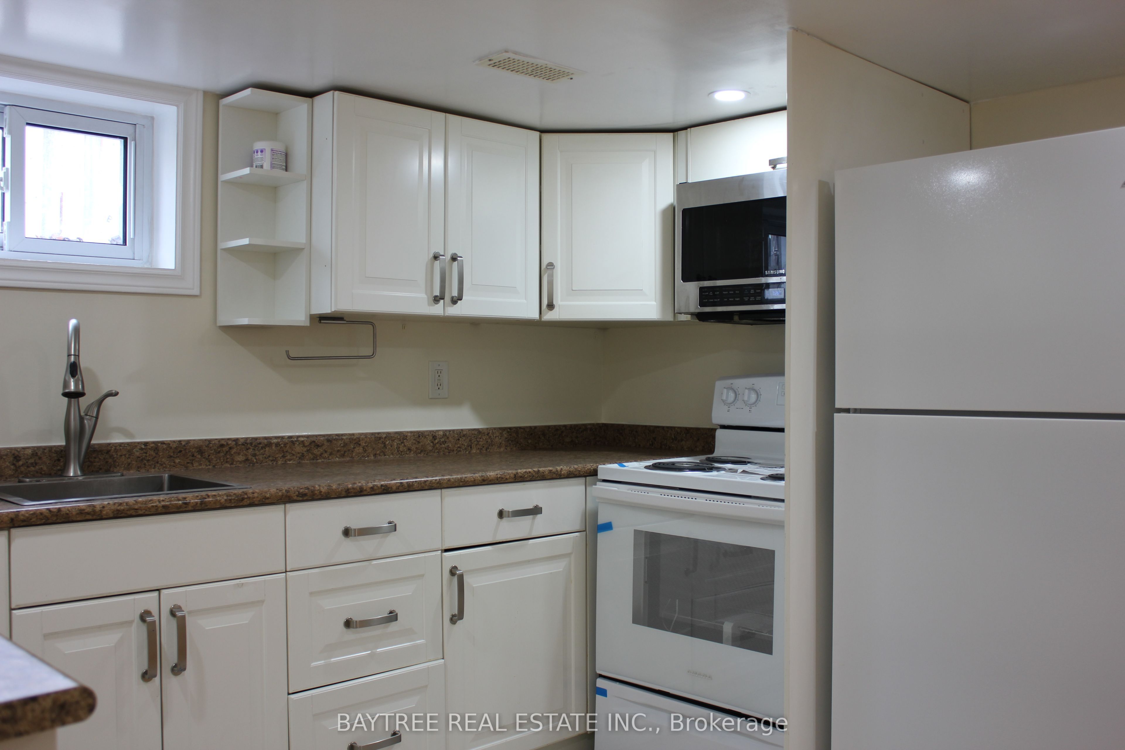 226 Beechy Drive Lower