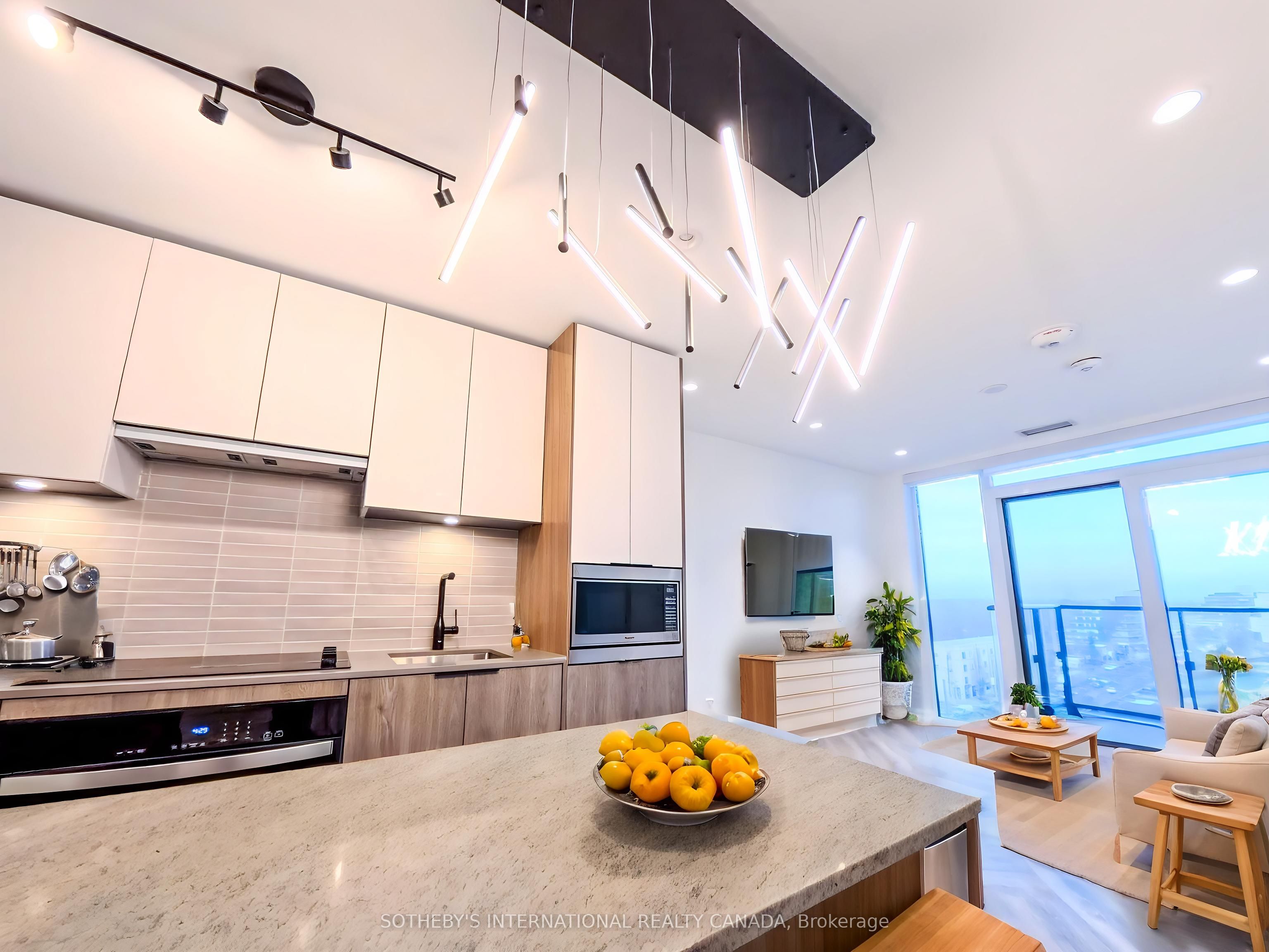 1007 The Queensway N/A 710