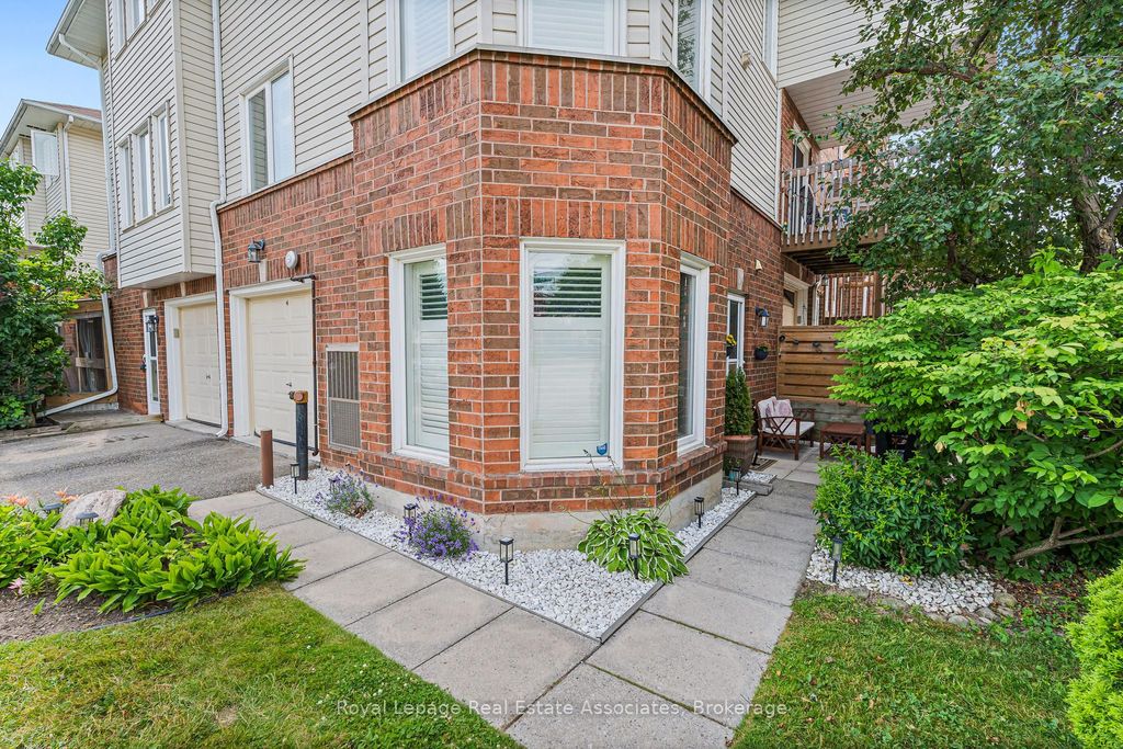 Photo of 54 Wylie Circle, Halton Hills, ON L7G 5L9 (MLS # W12457013)