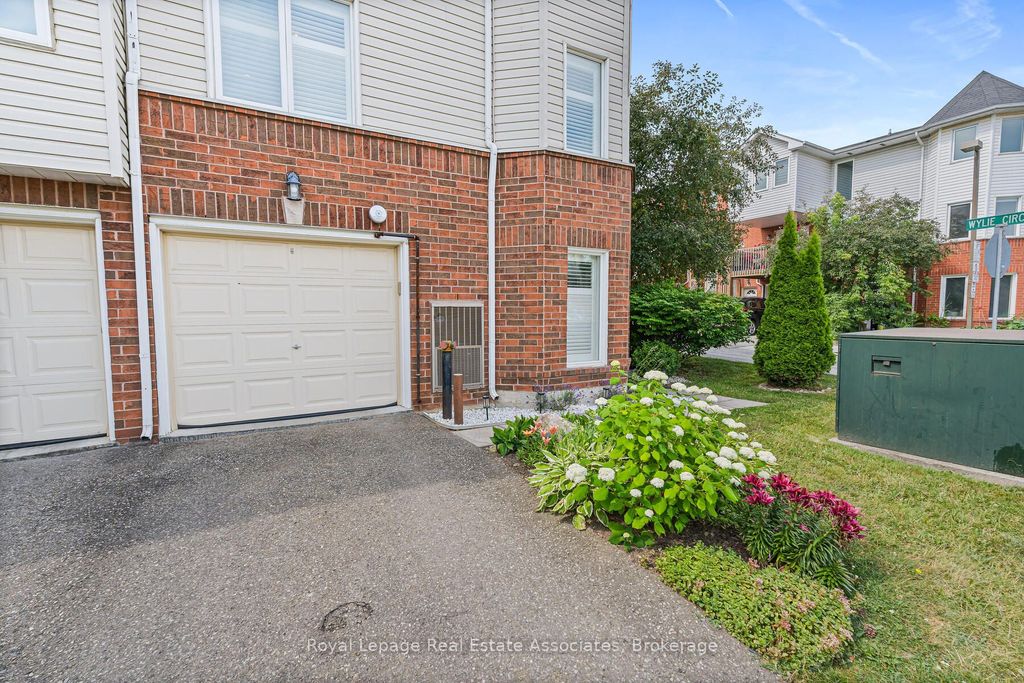 Photo of 54 Wylie Circle, Halton Hills, ON L7G 5L9 (MLS # W12457013)