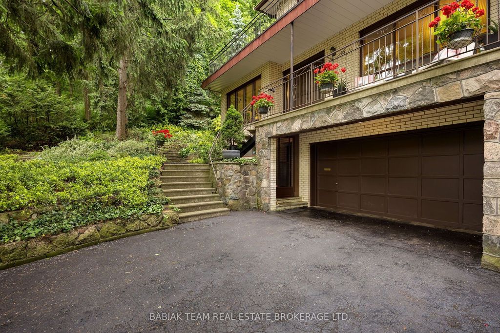 Photo of 90 Humberview Road, Toronto, ON M6S 4V5 (MLS # W12450562)
