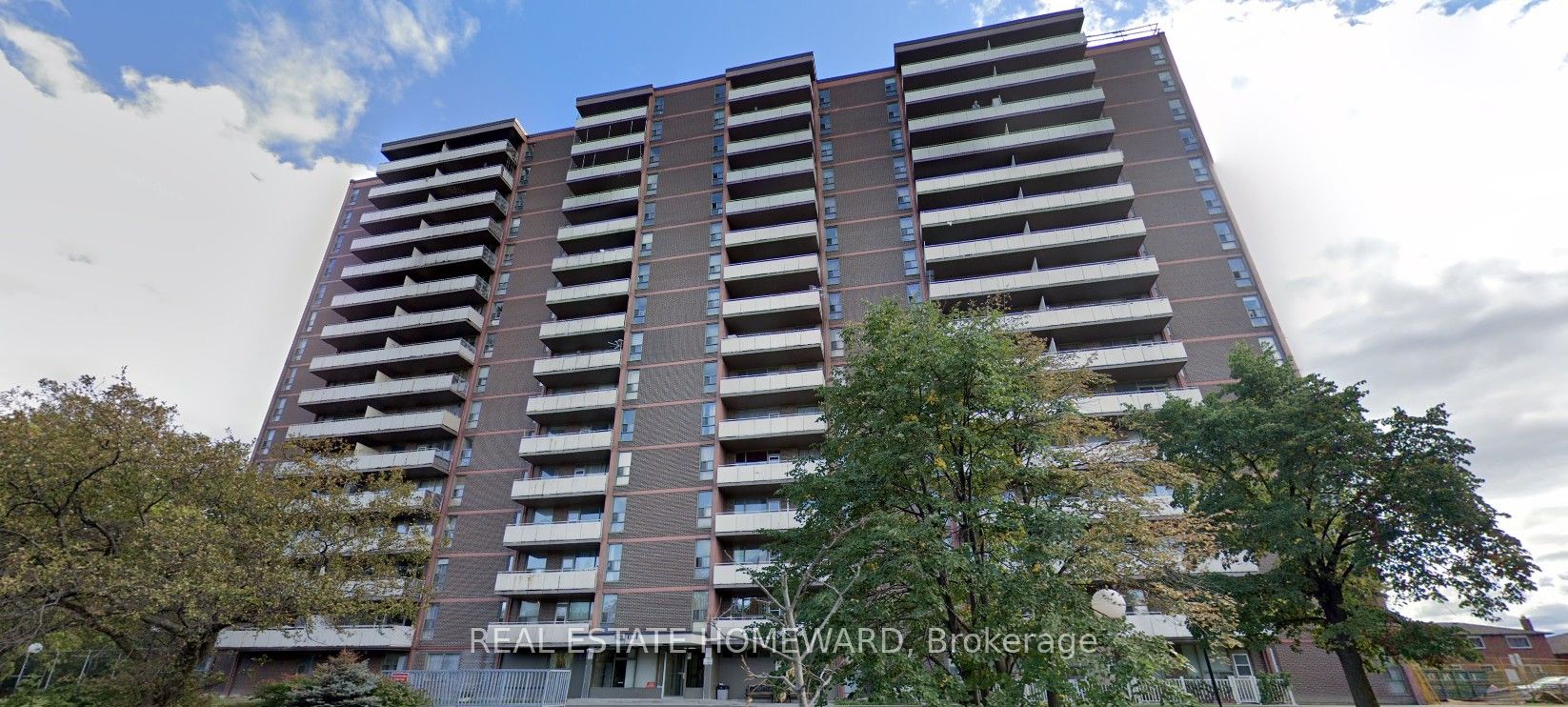 Photo 1 of 6 — 235 Grandravine Drive 104, Toronto, ON M3N 1J2