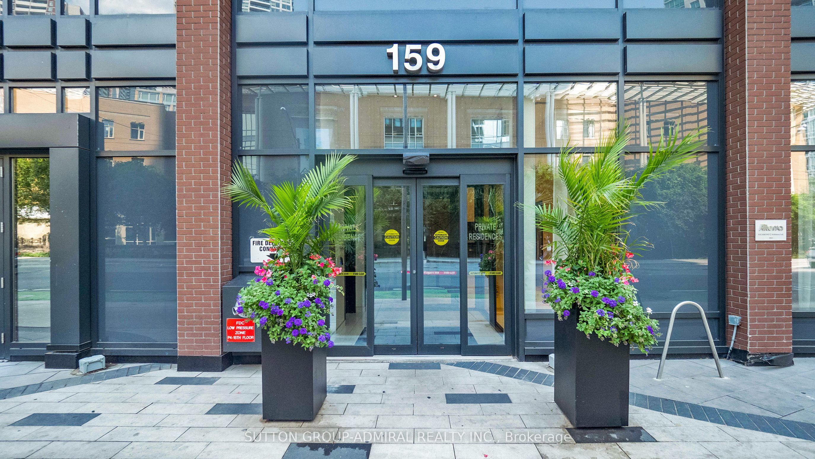 159 Wellesley Street E 1601