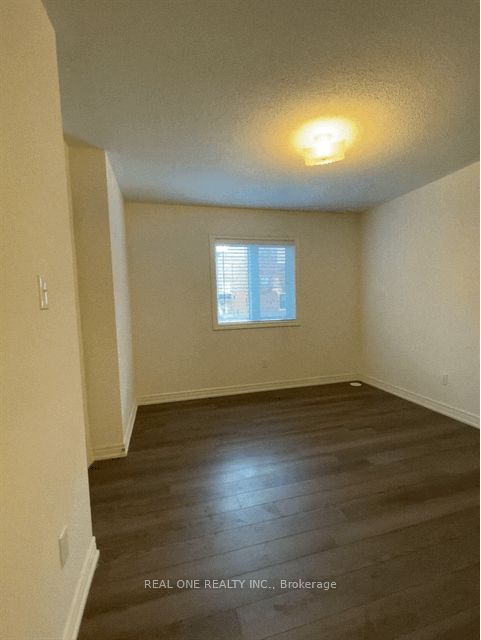 83 Roy Grove Way