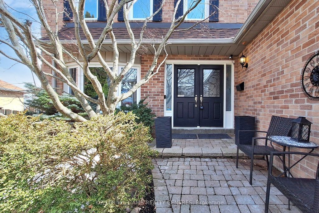 Photo of 15 Beatty Crescent, Aurora, ON L4G 5V2 (MLS # N12922316)