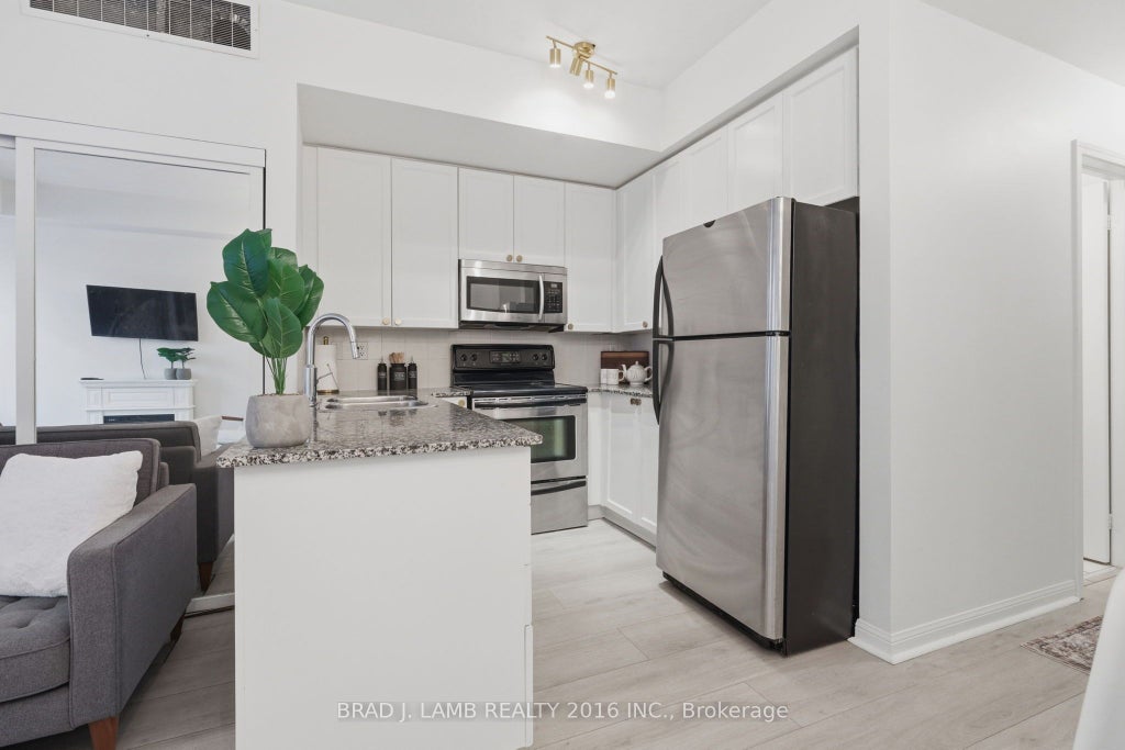 Photo of 80 Carr Street #29, Toronto, ON M5T 1B7 (MLS # C13422296)