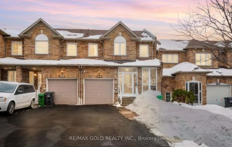 902 Delgado Drive Mississauga ON L5V 2S4