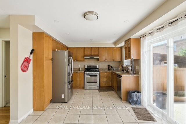 112 Saintsbury Crescent