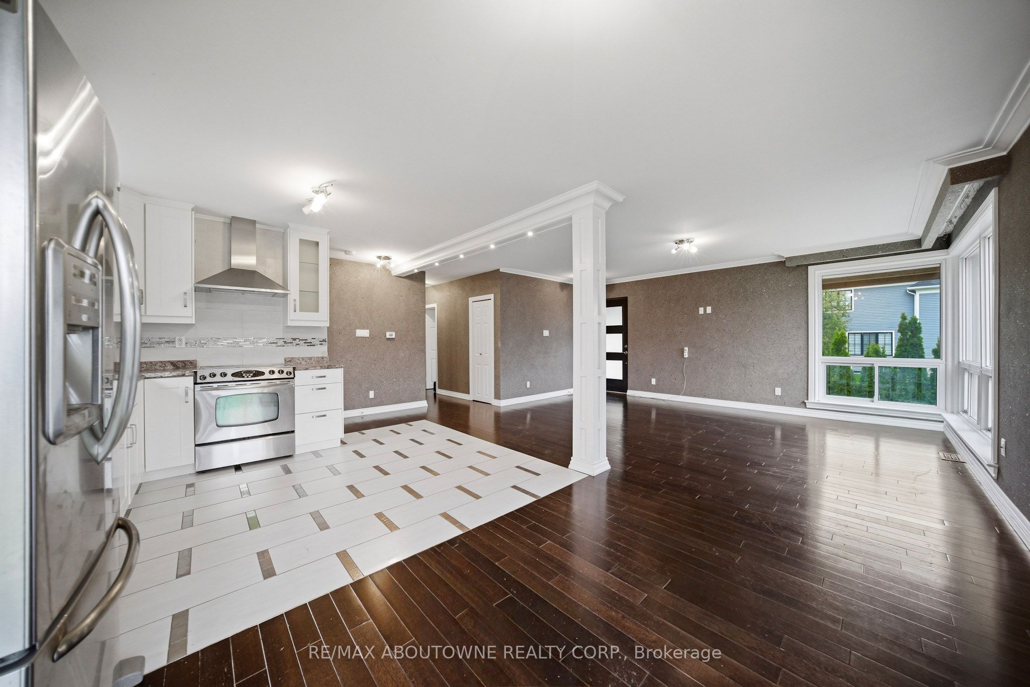 1403 Selkirk Avenue