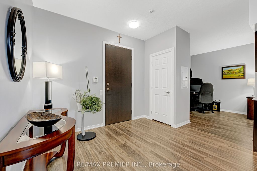 Photo of 105 The Queensway N/A #714, Toronto, ON M6S 5B5 (MLS # W12322267)