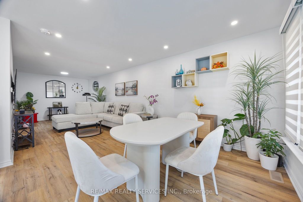 Photo of 70 Wilton Drive, Brampton, ON L6W 3A1 (MLS # W13166826)