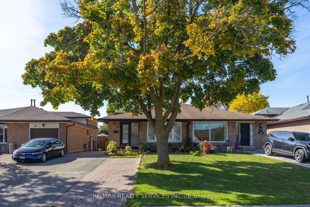 Photo of 70 Wilton Drive, Brampton, ON L6W 3A1 (MLS # W13166826)