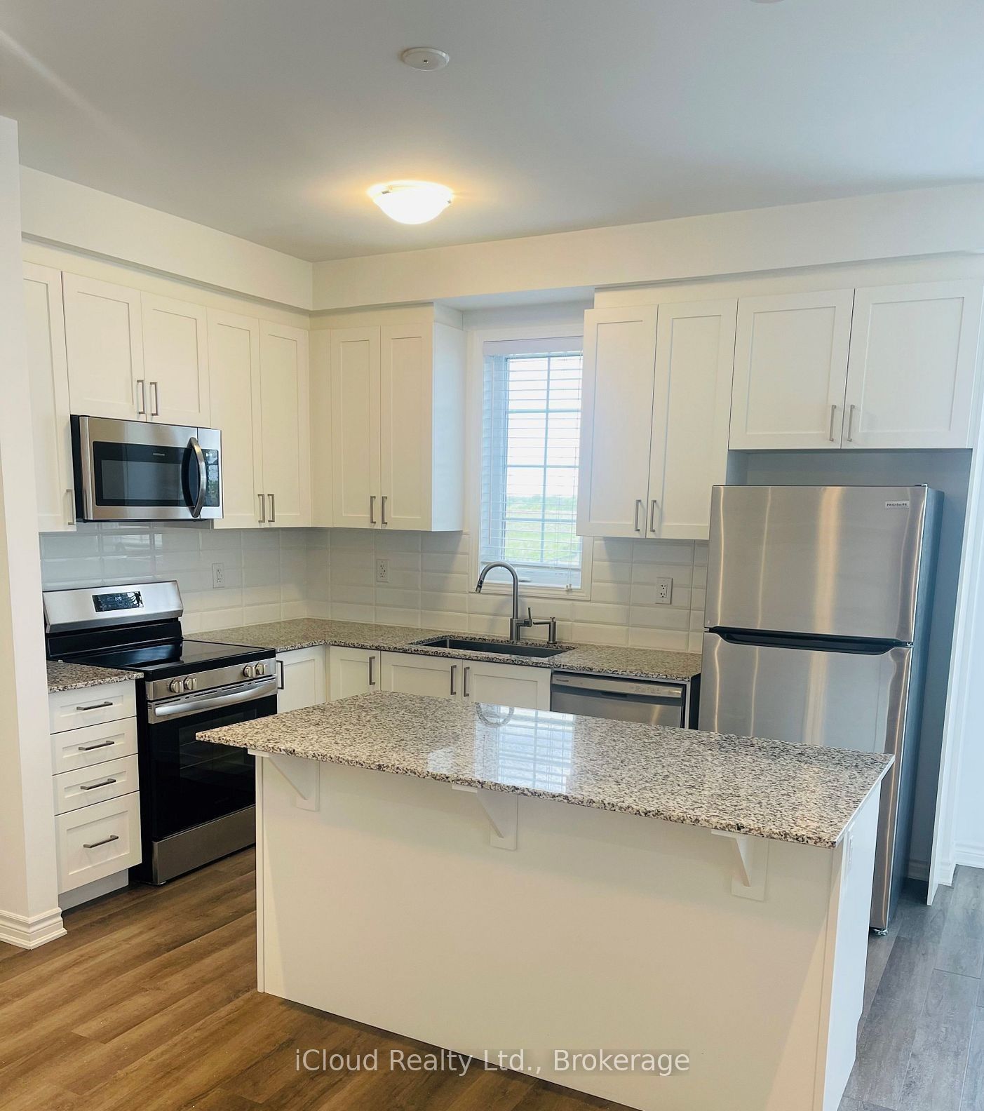 1853 Thames Circle