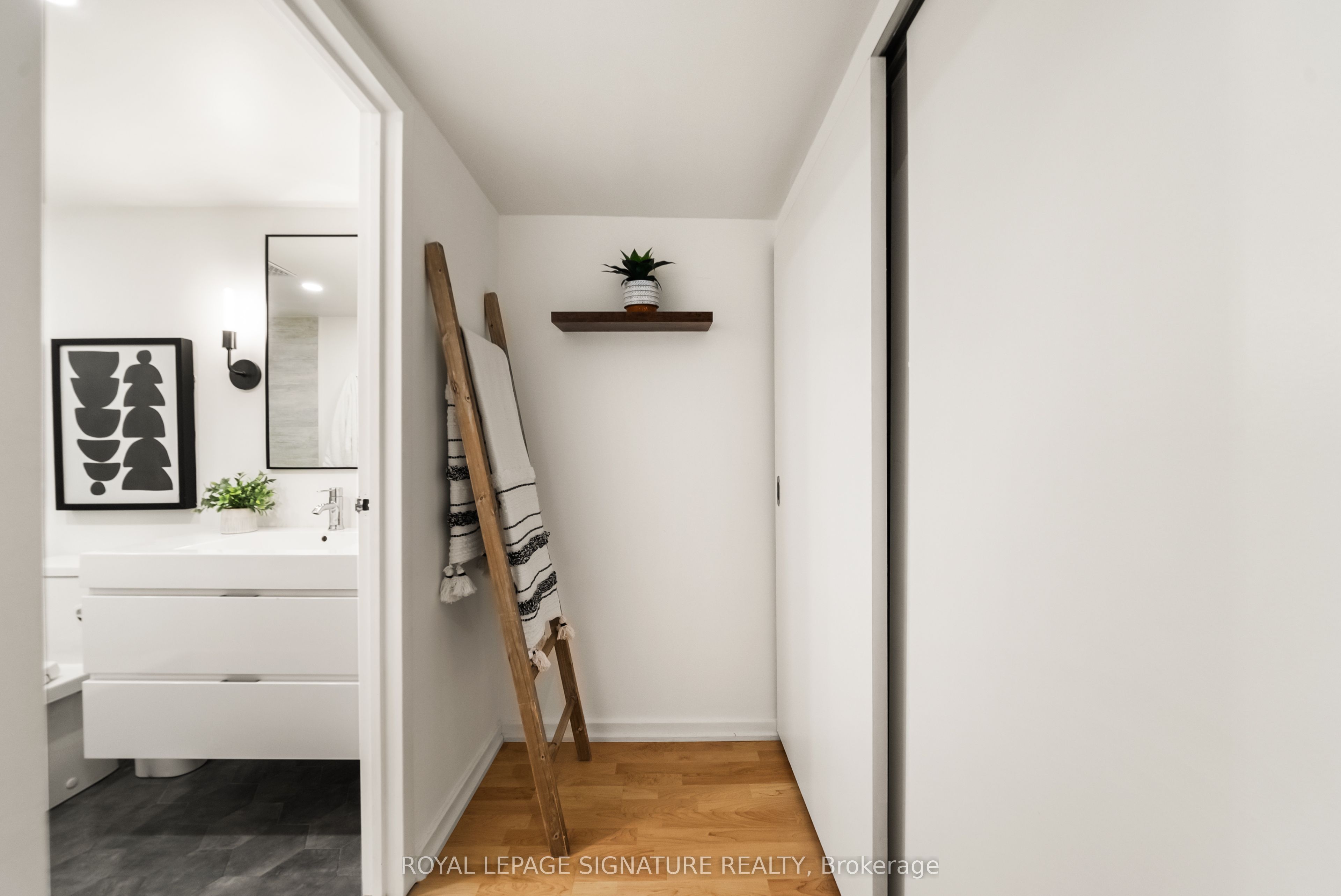 388 Richmond Street W 423