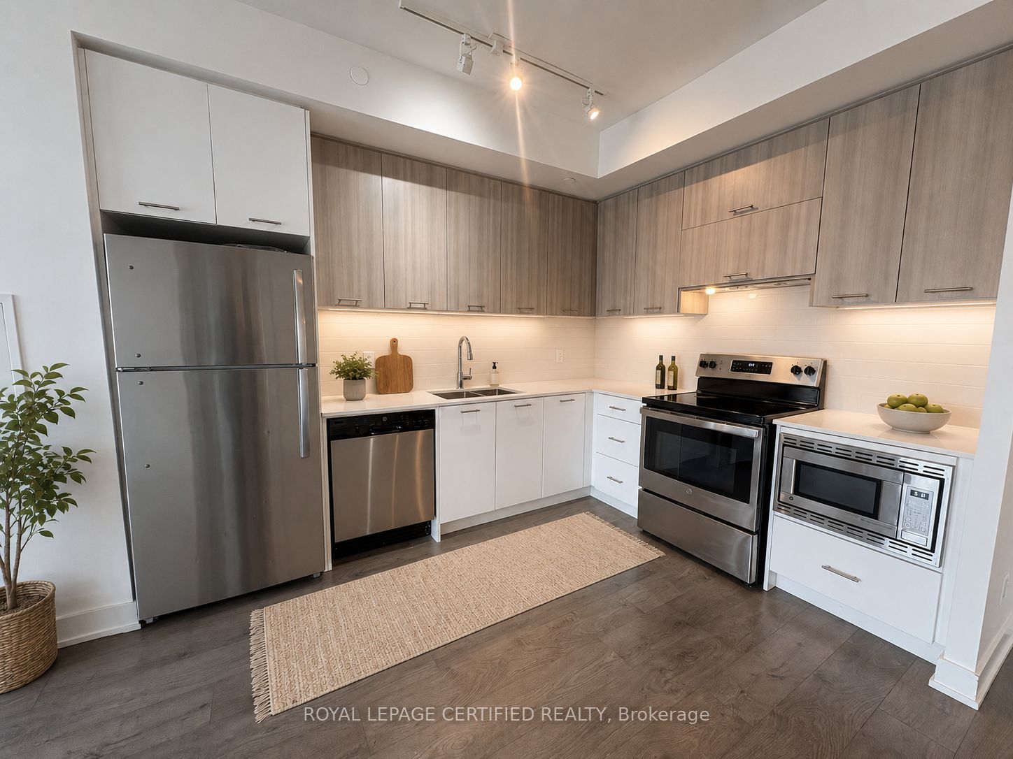 180 Veterans Drive 307