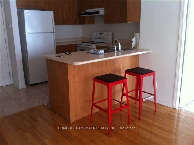 350 Red Maple Road S 408