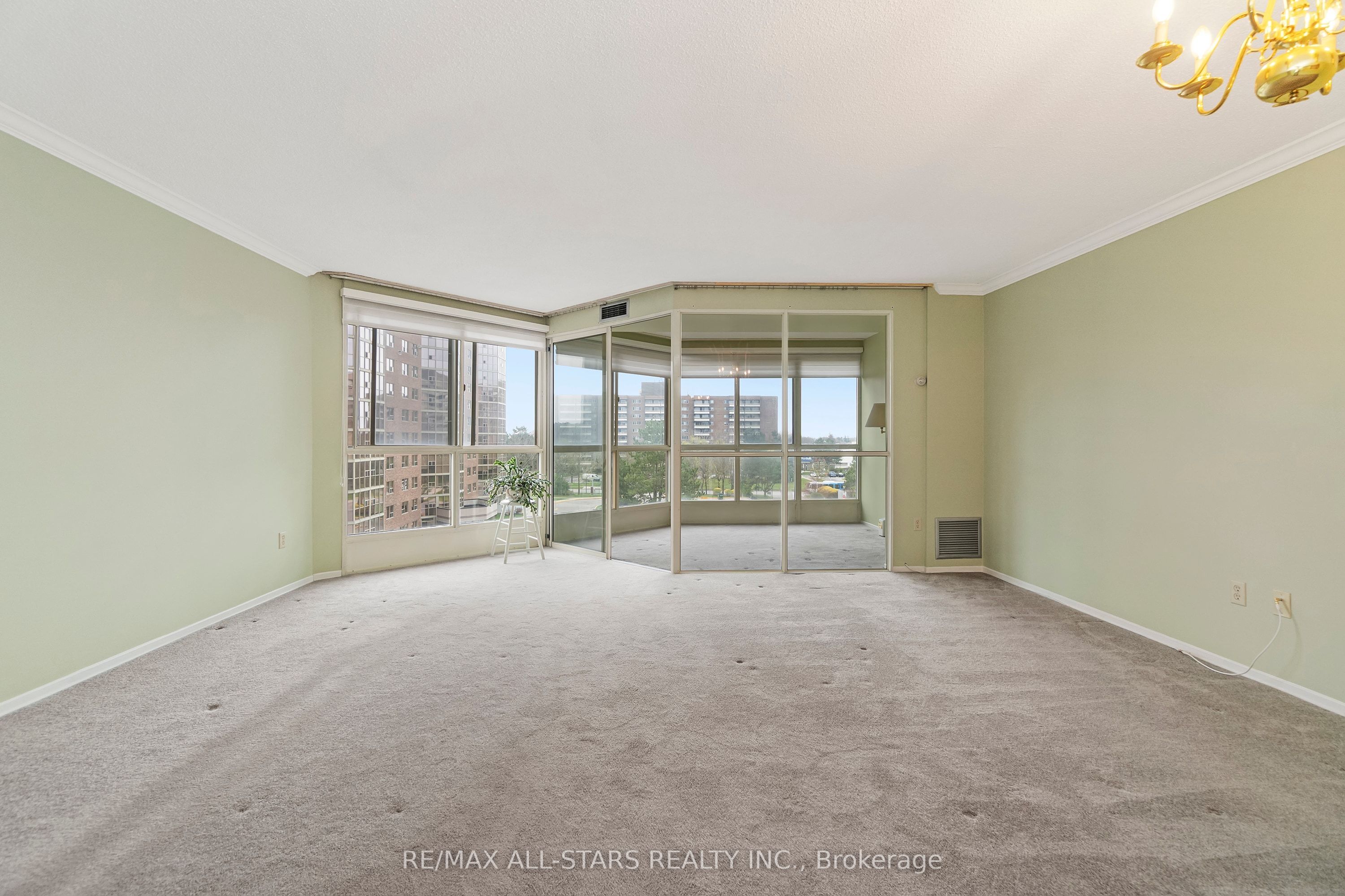 5 Weldrick Road W 506