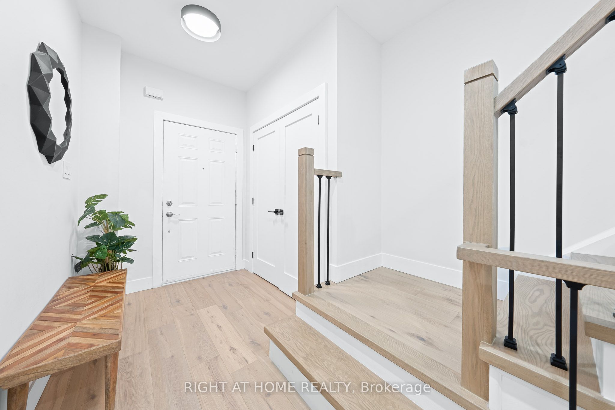 8777 Dufferin Street 13