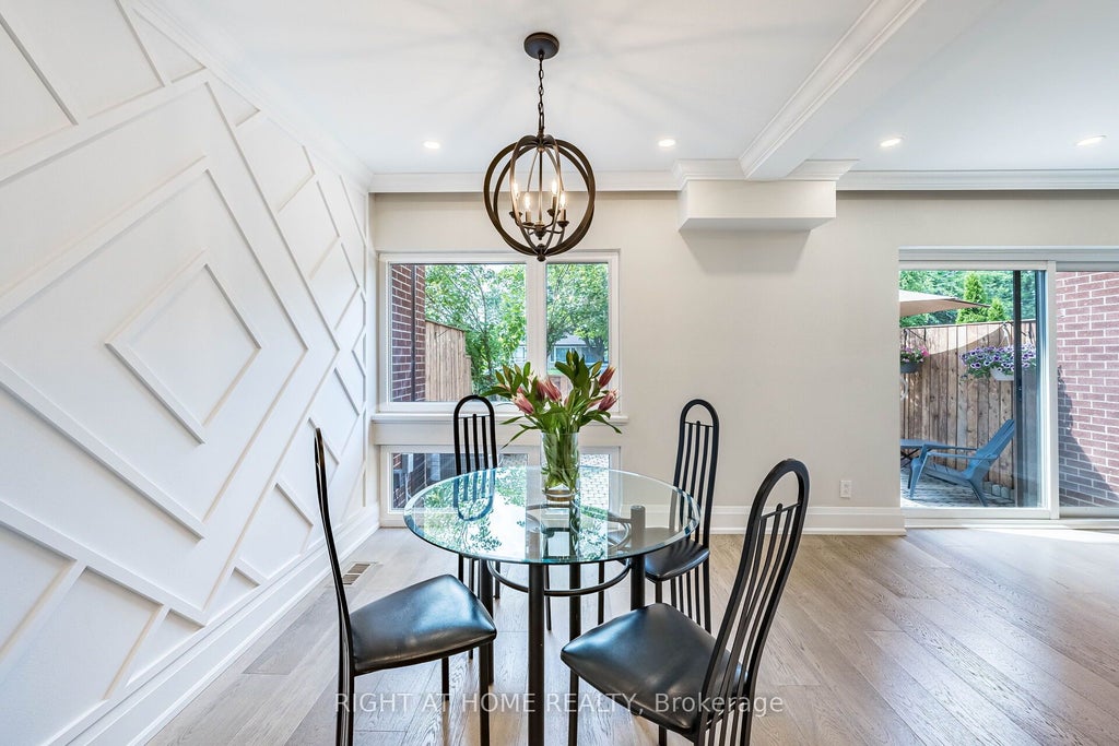 Photo of 1200 Gripsholm Road #5, Mississauga, ON L4Y 2G9 (MLS # W13411692)