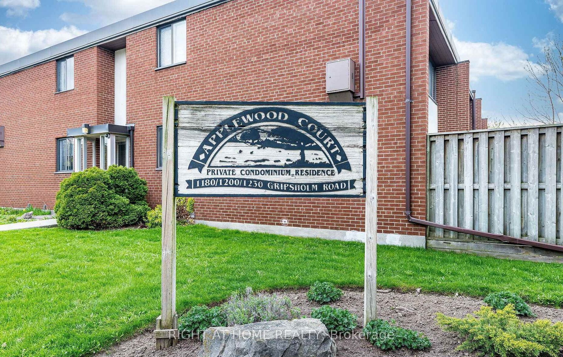 1200 Gripsholm Road #5