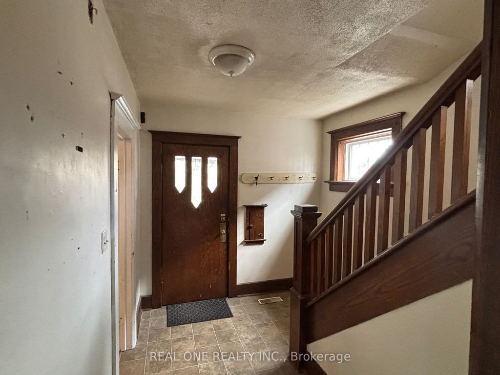 Photo of 93 Peppler Street, Waterloo, ON N2J 3C9 (MLS # X13073374)