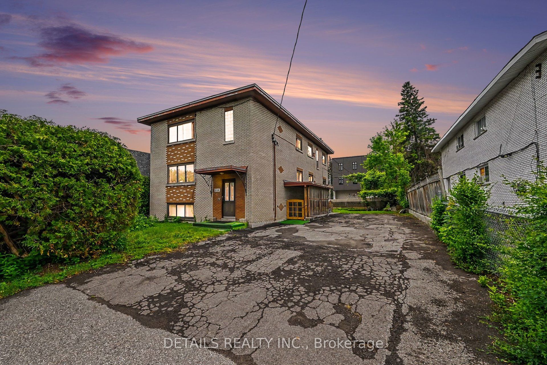 Photo 1 of 50 — 294 Donald Street, Overbrook - Castleheights and Area, ON K1K 1M7