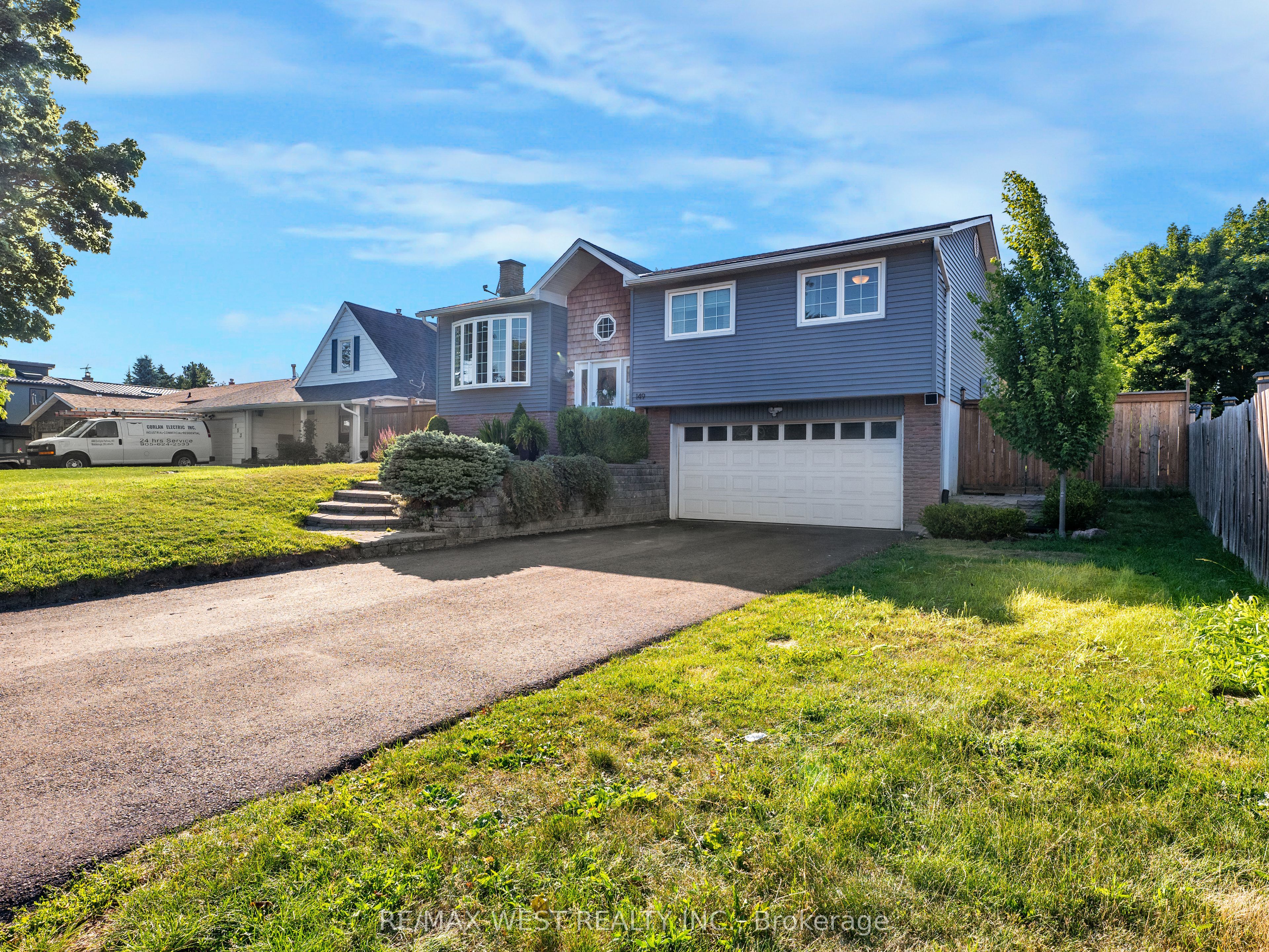 149 Ellwood Drive W